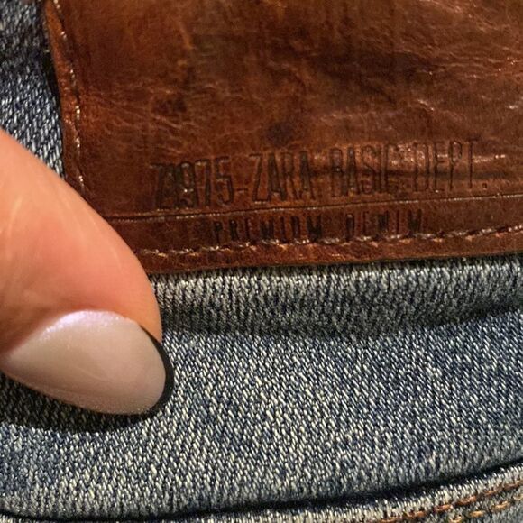 Zara Basic Z1975 Boyfriend Relaxed Fit Frayed Hem Blue Denim Jeans - Picture 5 of 14